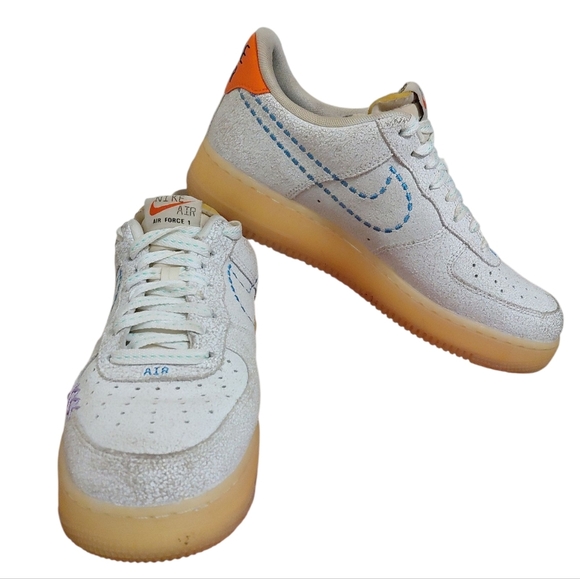 Men’s Nike Air Force One '07 White Distressed Sneakers Size 9 - Picture 1 of 12